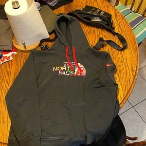 Mens the north face hoodie size xl